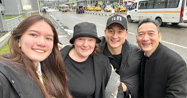 Đặng Văn Lâm về Nga, xúc động với khoảnh khắc ôm chầm em gái