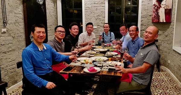 4 MC huyền thoại của VTV hội ngộ chung một khung hình, tuổi thơ 8x dội về