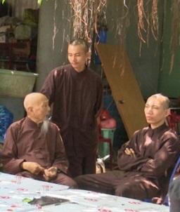 Tịnh thất Bồng Lai thu trăm triệu từ Youtube, nuôi 30 người hết 70 triệu