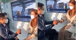 Cô gái bật khóc nức nở khi được bạn trai cầu hôn trên tàu Cát Linh - Hà Đông