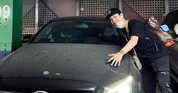 Quân A.P khóc ròng khi nhận hóa đơn gửi xe 22 triệu