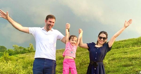 Vân Khánh "Thương ngày nắng về" ngoài đời được chồng Tây yêu chiều, khác hẳn phim