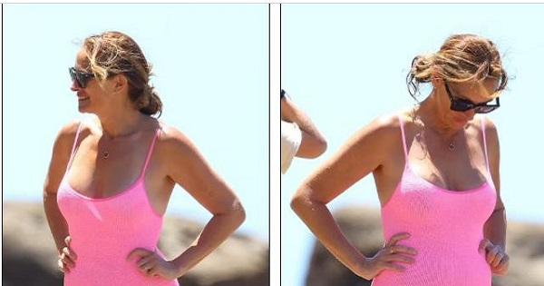 "Người đàn bà đẹp" Julia Roberts quyến rũ ở tuổi 54 không cần phấn son