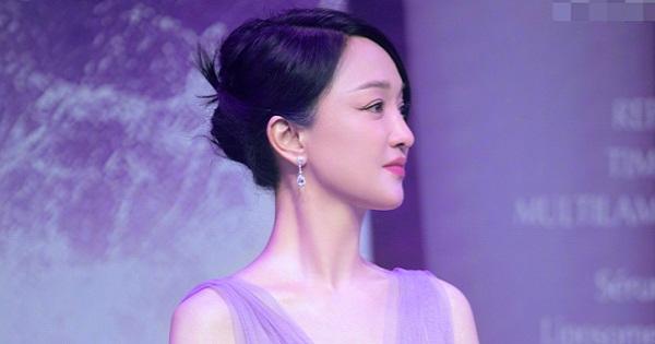 Châu Tấn hồi xuân ở tuổi U50: Da trắng mịn, gương mặt thanh tân