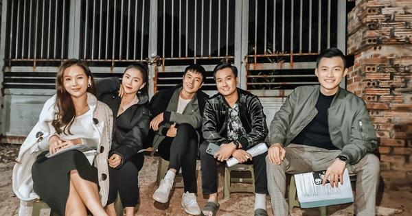 Bộ phim "Phố trong làng" dừng phát sóng