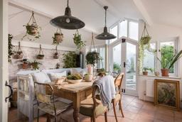 Sàn gạch đất nung cho phòng khách: Nét ấm cúng đến từ sắc màu!