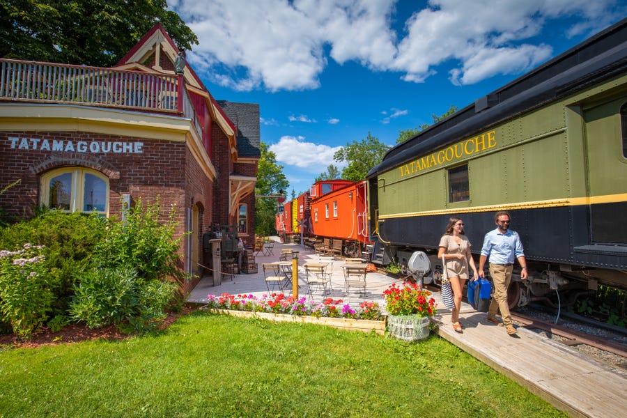 Đến Canada, trải nghiệm cảm giác “du hành ngược thời gian” trên toa tàu cổ