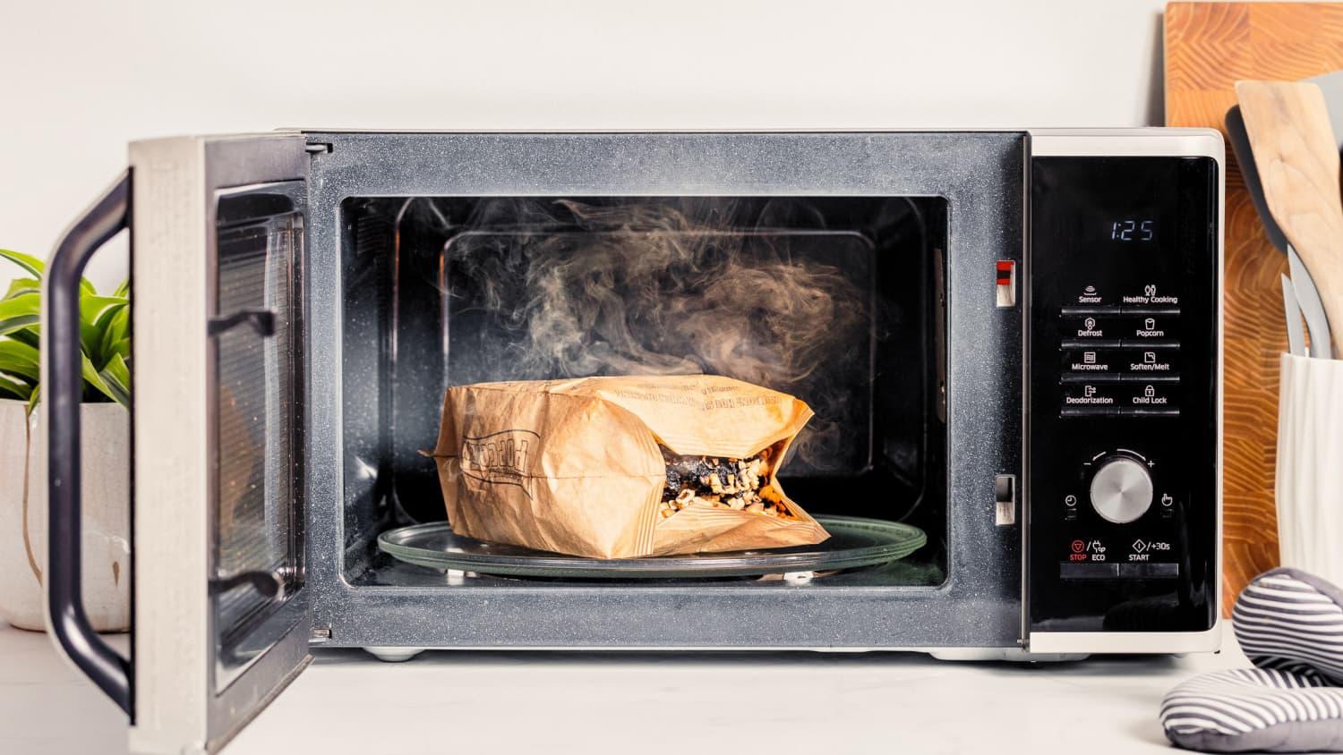 7 bước loại bỏ mùi hôi trong lò vi sóng một cách triệt để