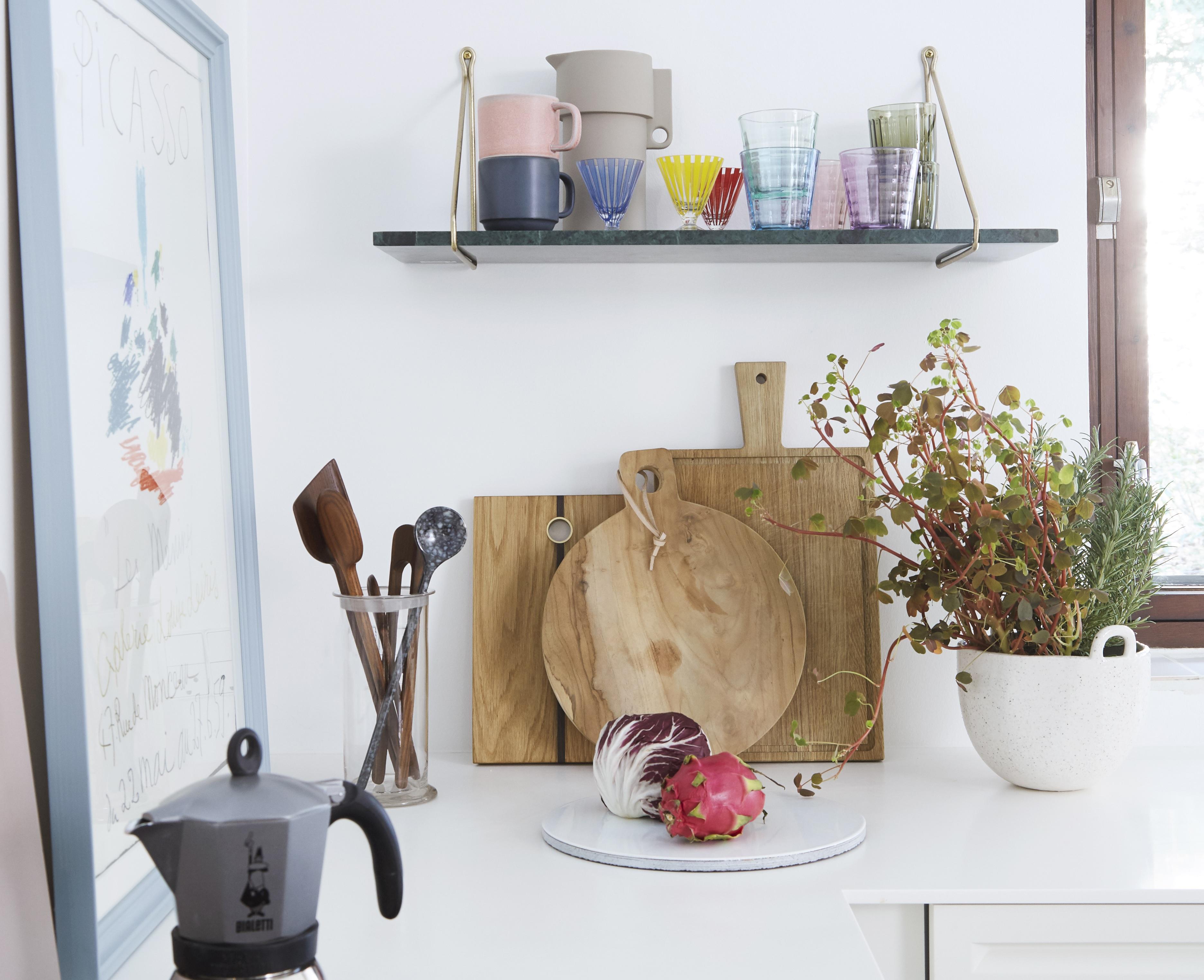 Nhà thiết kế thời trang "thay áo mới" cho phòng bếp chỉ bằng phụ kiện