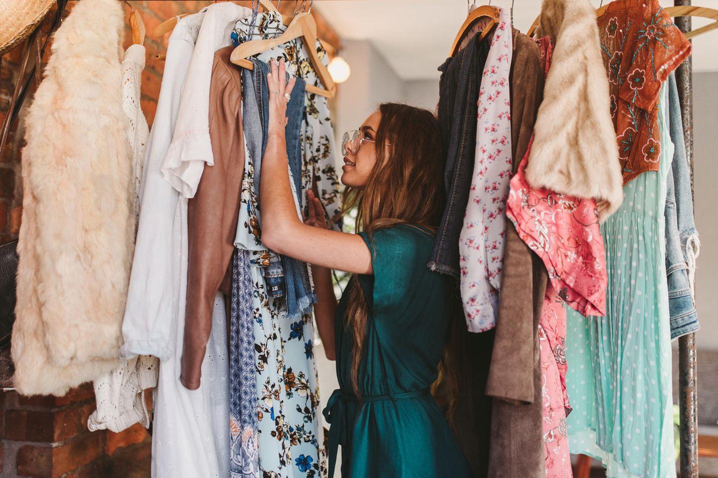 Mách bạn mẹo dọn tủ quần áo “chuẩn không cần chỉnh" khi trời vào Đông