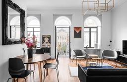 Căn hộ 75m² đồ đạc ít lại chỉ dùng 2 màu trắng, đen mà góc nào cũng đẹp