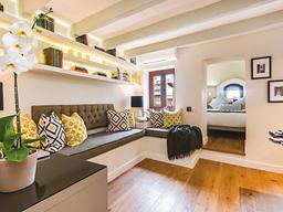 Biến căn hộ 20m² xuống cấp trầm trọng thành không gian đẹp xinh, tươi sáng