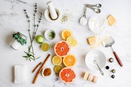 Làm sạch bề mặt gốm sứ, gạch lát bằng bột tẩy rửa tự làm an toàn và rẻ