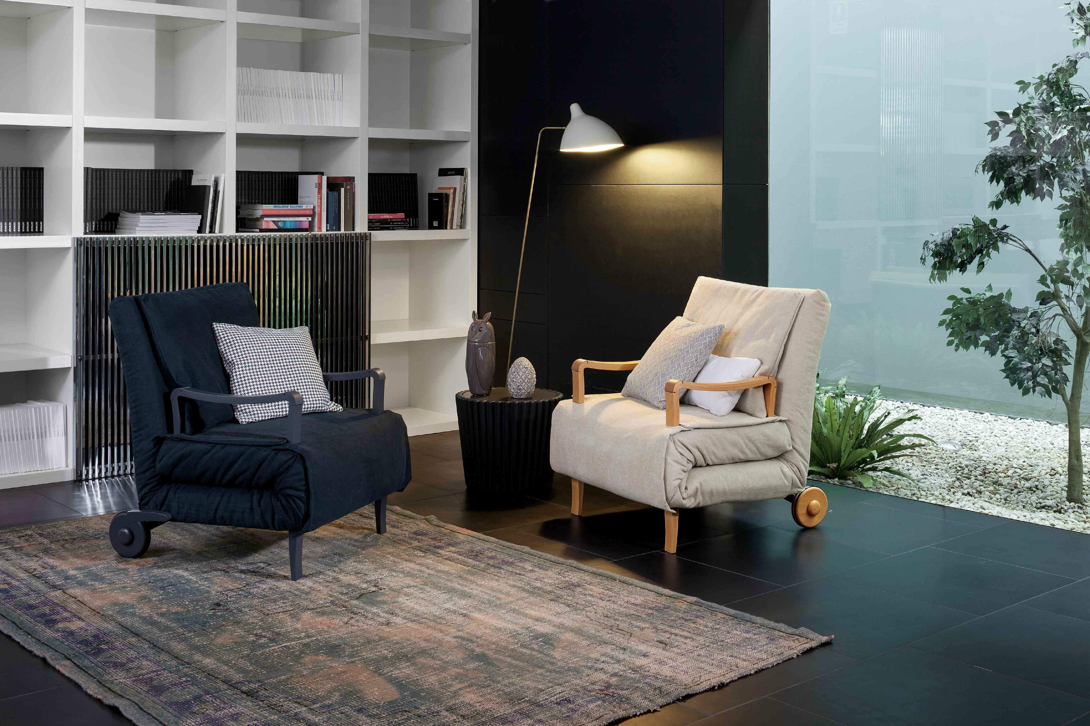 Nuovo Arturo: Chiếc ghế bành kết hợp giường ngủ cực tiện nghi cho nhà chật