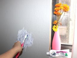 Bất ngờ với 5 công dụng làm sạch nội thất và đồ cá nhân từ kem đánh răng