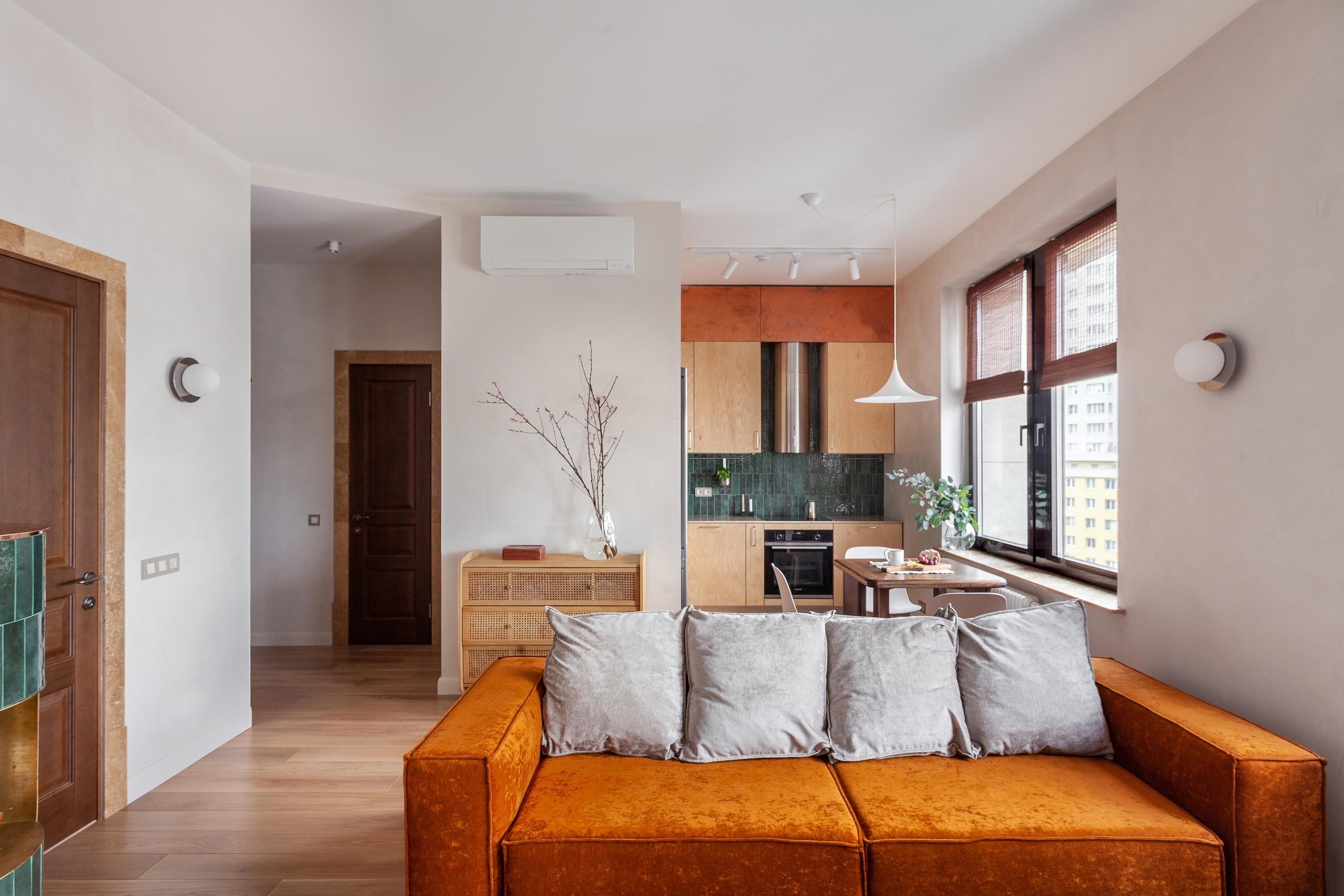 Đẹp xuýt xoa căn hộ 66m² theo phong cách Scandinavian với điểm nhấn nổi bật màu cam gạch