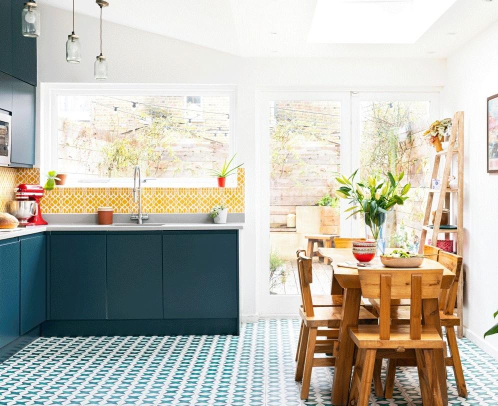 Cải tạo nhà nhỏ cũ kỹ thành không gian sống tiện nghi, đầy sắc màu lôi cuốn