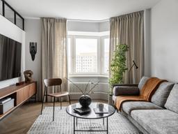 Thăm căn hộ 50m² nhẹ nhàng, tươi sáng, ngập tràn cảm hứng của vợ chồng cô chủ tiệm bánh ngọt