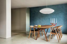 Căn hộ màu be - xanh lam nhẹ nhàng với ban công mướt xanh đáng ước ao