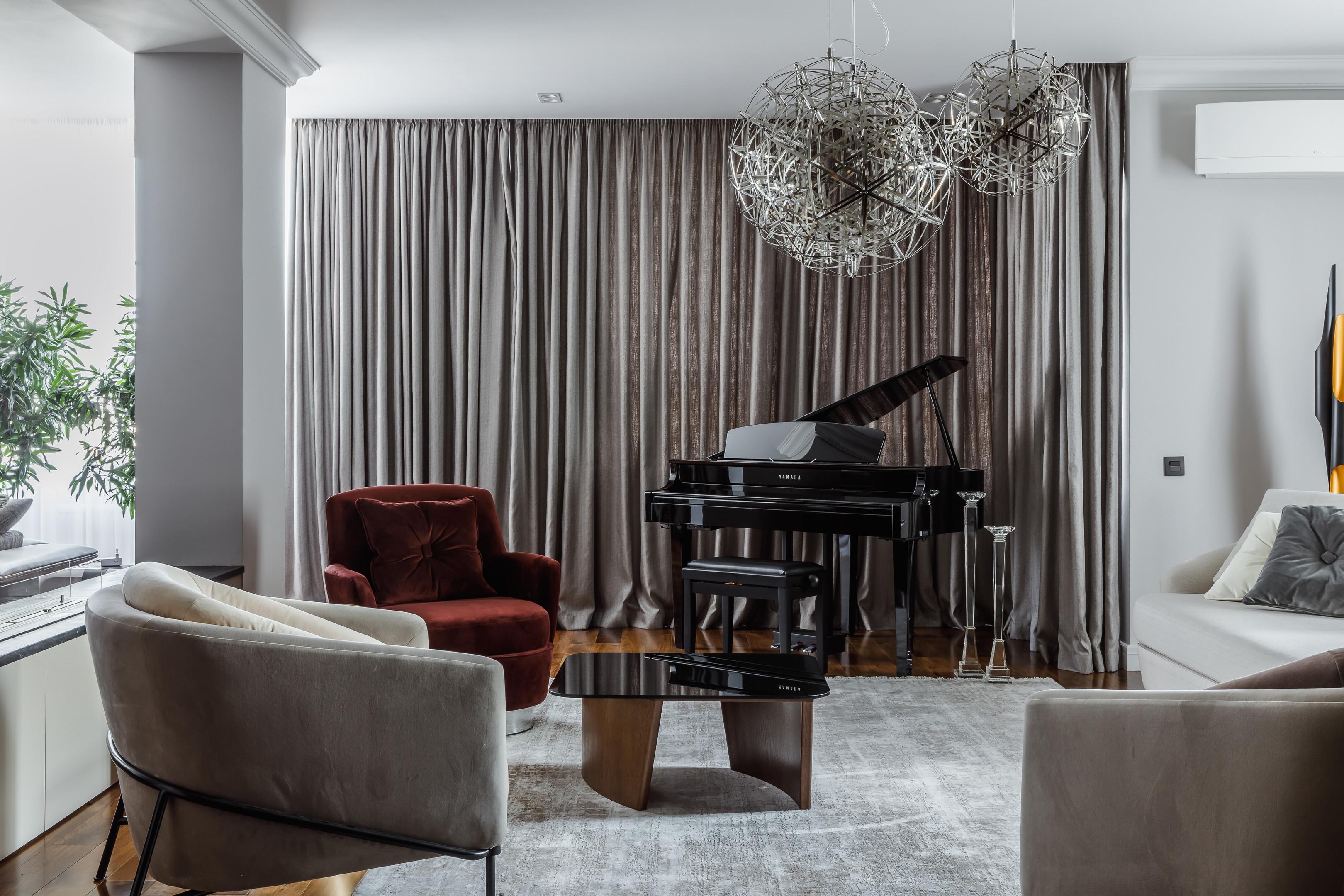 Căn hộ 269m² sang trọng với phòng nghe nhạc riêng chất lừ của gia đình trẻ