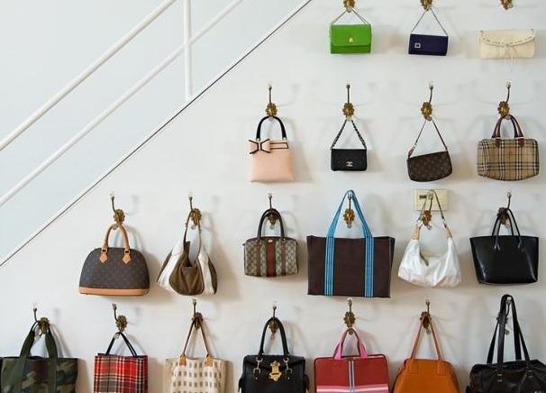 5 ý tưởng lưu trữ gọn gàng, thông minh cho hội chị em mê sưu tập túi xách