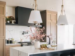 6 yếu tố quan trọng cần lưu ý khi lựa chọn đèn thả trần cho đảo bếp