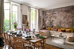Căn hộ 44m² quyến rũ với hoa văn và phụ kiện mang mang đặc trưng kiểu Pháp