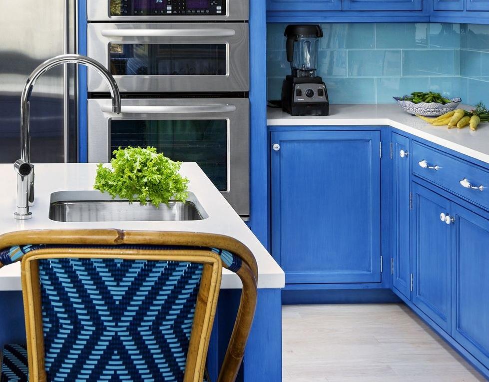 Gam màu xanh lam: Ý tưởng tuyệt về để trang trí phòng bếp