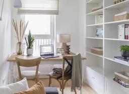 5 mẹo hữu ích giúp bạn sắp xếp góc làm việc tại gia thật thoải mái và phong cách