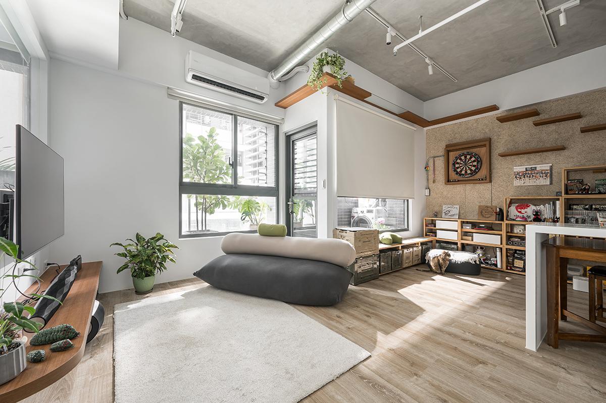 Căn hộ vừa nên thơ vừa tiện nghi của cặp vợ chồng trẻ và chú mèo nhỏ