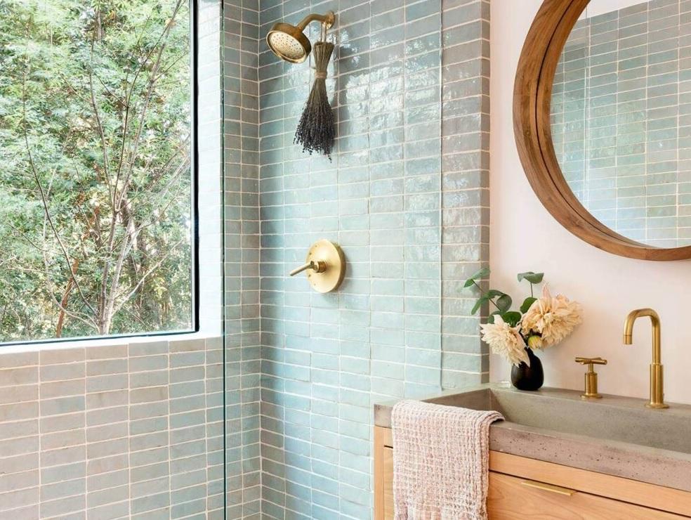4 màu gạch tuyệt vời giúp phòng tắm nhỏ trở nên đẹp và rộng hơn