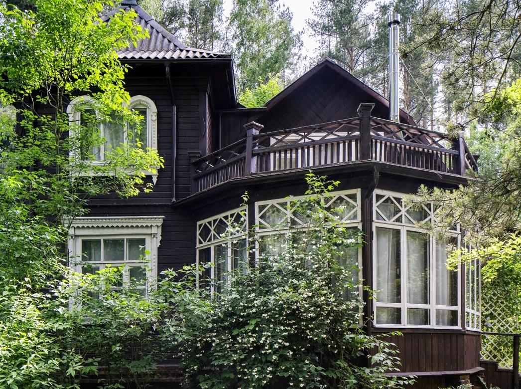 Ngôi nhà gỗ ngoại ô lãng mạn với sân vườn ngập tràn hoa cỏ KTS tài hoa xây tặng vợ