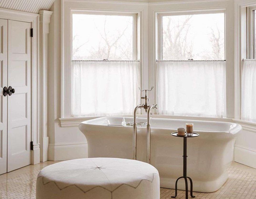 4 ý tưởng trang trí rèm cửa sổ cho phòng tắm vừa riêng tư vừa đẹp mắt