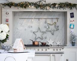 5 ý tưởng trang trí phòng bếp dịp Giáng sinh để thêm niềm vui khi nấu nướng