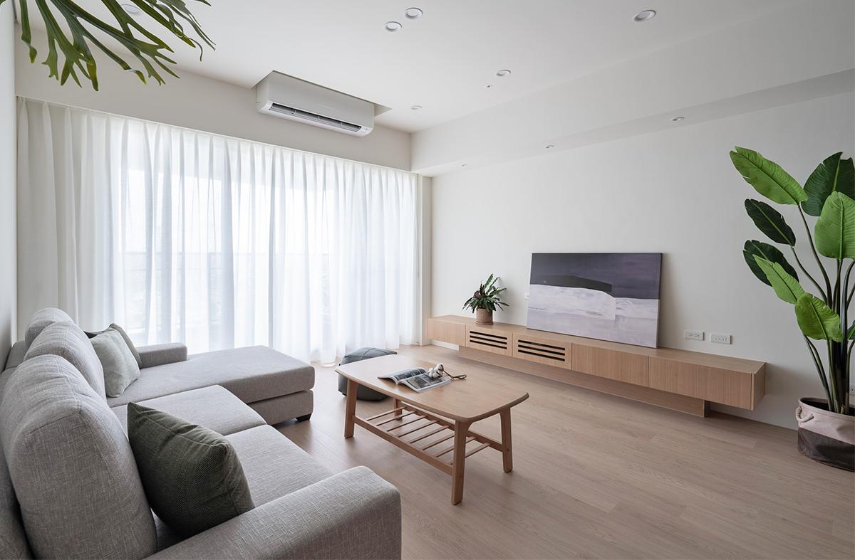 Căn hộ tối giản ngập tràn ánh sáng của cặp vợ chồng bác sĩ ưa sạch sẽ, thích an yên