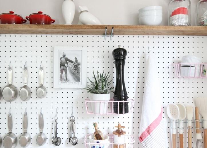 9 giải pháp lưu trữ hiệu quả giúp phòng bếp nhỏ luôn luôn gọn đẹp