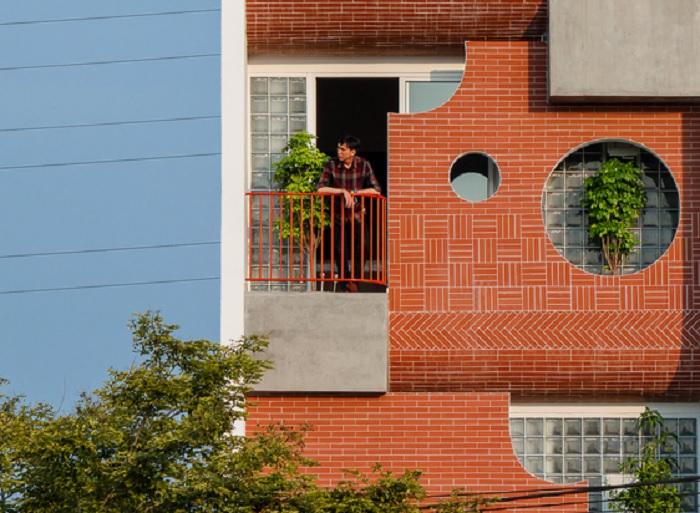 Ngôi nhà với mặt tiền bằng gạch đất nung, tọa lạc trên "đảo VIP" Hòa Xuân, Đà Nẵng