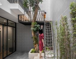 Villa City, ngôi nhà 117m² có cả bể bơi mini lẫn khu vui chơi để 2 bé trai chạy nhảy tại gia