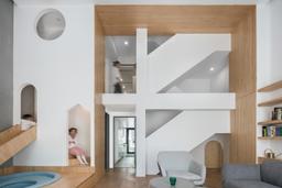 Ngôi nhà 260m² sang chảnh được bố mẹ đầu tư cả khu vui chơi để chiều 2 nàng công chúa