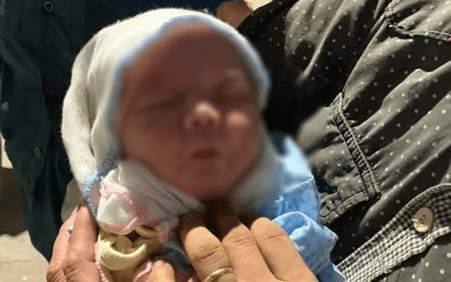 Hà Nội: Bé gái sơ sinh bị bỏ rơi trong thùng rác