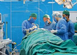Quảng Ninh: Người đàn ông bị thang máy kẹp vỡ đầu