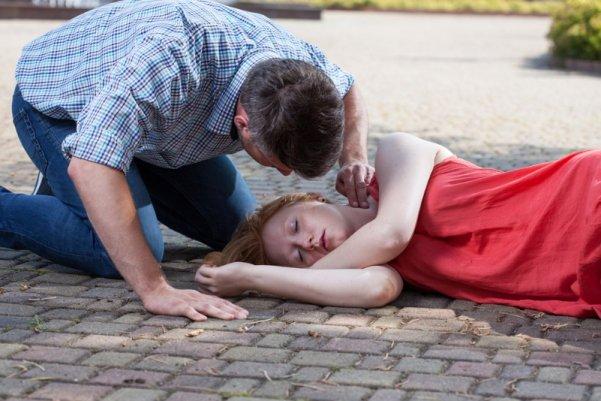 Lý do người trẻ tuổi và khỏe mạnh như ca sĩ Vân Quang Long vẫn bị đột quỵ?