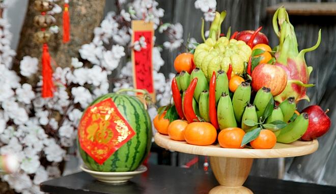 Mâm ngũ quả thắp hương bàn thờ ngày Tết của người miền Bắc gồm những gì?
