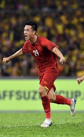 Tiền vệ Nguyễn Huy Hùng bị ông Park bỏ quên luôn suốt thời gian dài