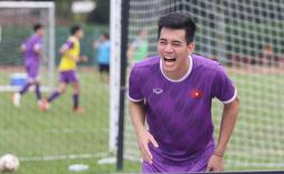 ĐT Việt Nam vui vẻ thoải mái trước trận quyết đấu Thái Lan