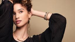 Chiêm ngưỡng nhan sắc Iman Fandi: Cô gái duy nhất có tận 3 anh em trai cùng thi đấu tại AFF Cup 2021