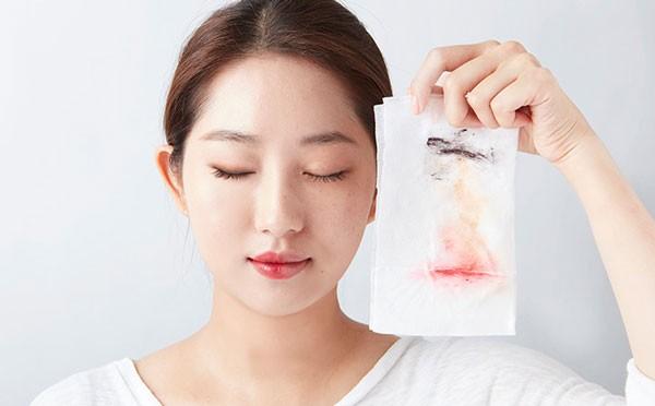 Có rửa mặt 3 lần mỗi ngày da cũng không thể đẹp nếu thiếu bước tẩy trang