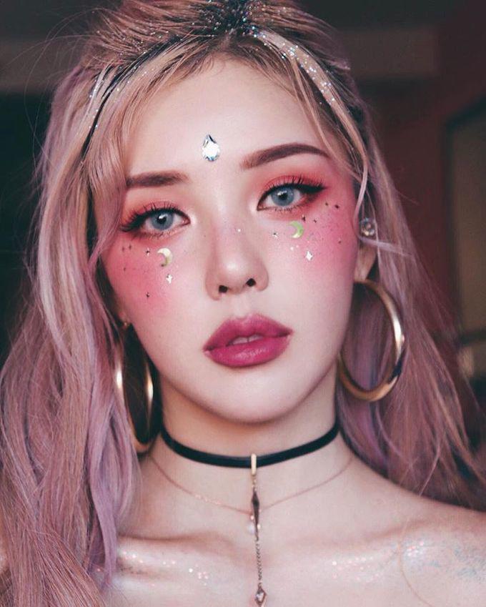 Ngắm những kiểu trang điểm cá tính cho mùa thu này