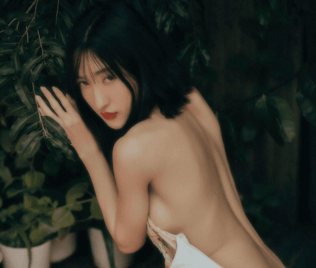 Phẫu thuật chuyển đổi giới tính: Khi loài tằm xé toang kén mộc