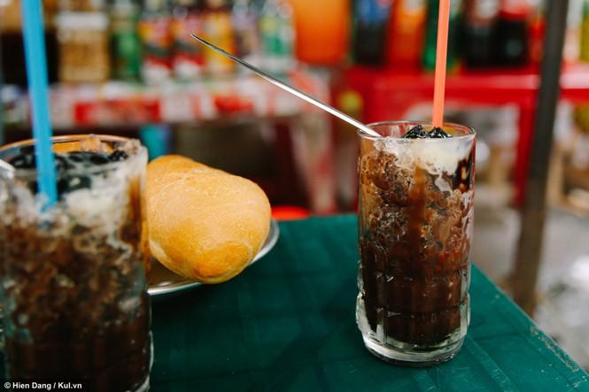 Xe bánh mì ca cao độc lạ hơn 20 năm tuổi tại quận 5